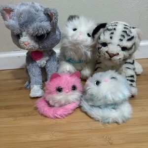 Adorable Plush Cat Toy Set Fur real, pets alive and pomsies